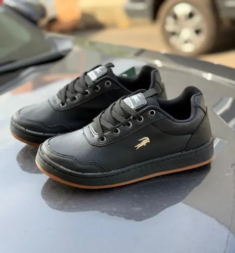 Tênis Lacoste Masculino Black Gold | Style, Logo Dourado e Solado em Látex
