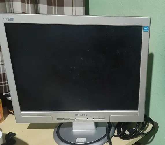 monitor Philips( com tela manchada )