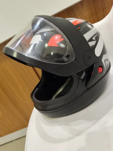 Capacete