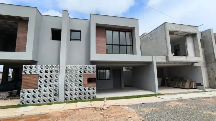 Casa 3/4 Suite Residencial Casa Ipê próximo a Av. Maria Lacerda