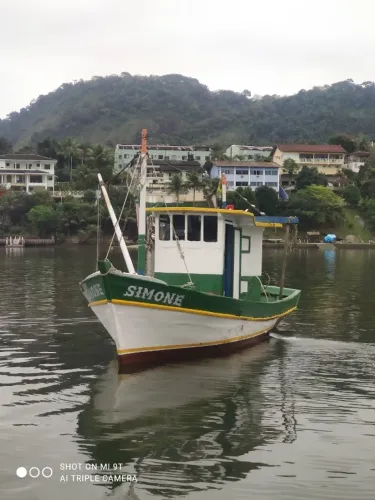 OPORTUNIDADE! 2 Traineiras de pesca com 9 Metros Cada - Apenas R$ 49 Mil