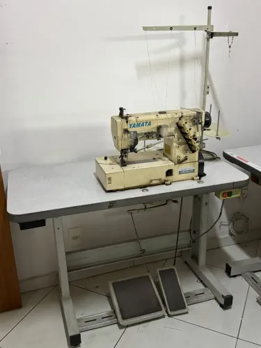 Máquinas de costura industrial - Galoneira + reta