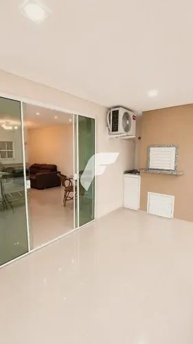 Apartamento com 2 dormitórios sendo 2 suítes e 1 vaga de garagem em Itapema/SC