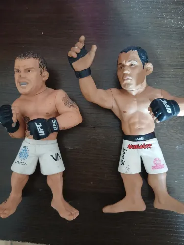 Bonecos ufc Minotauro e Vitor Belfort