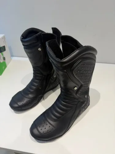 Bota de motociclista número 39 novo