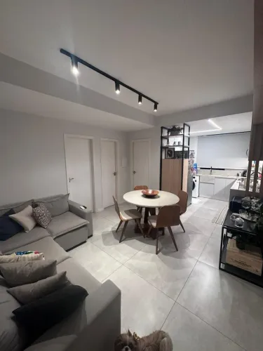 Vendo apt 2/4 reformado com elevador Hyara Center Sobradinho
