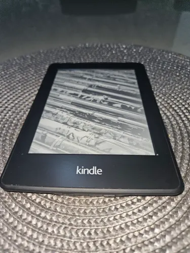 Kindle Paperwhite 6a Geração (com OBSERVAÇÃO)