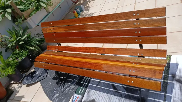 Lindo banco, pes de cavalo fabricação própria artesanal