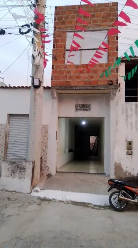 Casa pra vender na cidade de Santa Barbara BA
