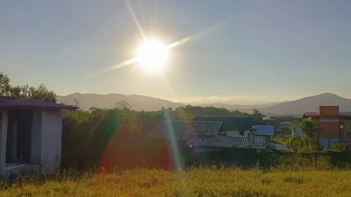 Terreno na Praia do Rosa com Vista Panorâmica para as Montanhas e Pôr do Sol