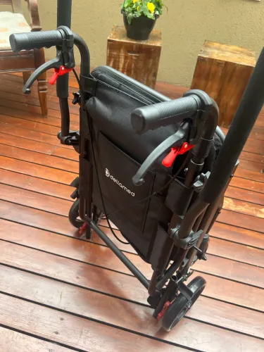 Cadeira de transporte para cadeirantes - D90