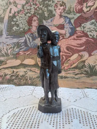 Escultura de madeira antiga