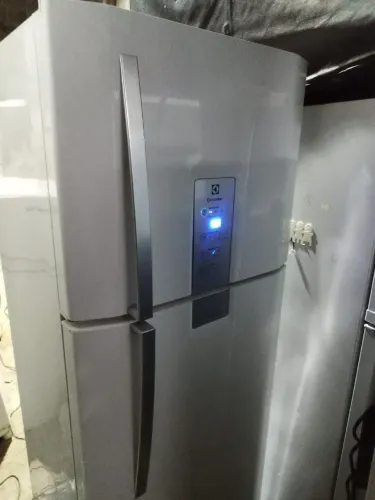 Geladeira Electrolux duplex Frost Fre painel digital gelando perfeitamente vendo entrego