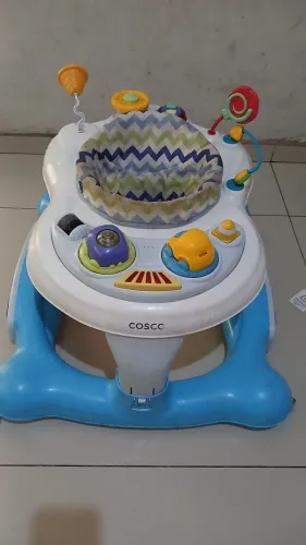 Andador Cosco 4 em 1 com musica