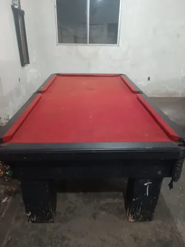 Mesa de sinuca 2.40 por 1.20 ,tacos , suporte e bolinhas, tampo de madeira