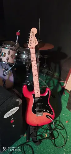 Braço Fender American Special com Seymour, Roslen e corpo Warmoth