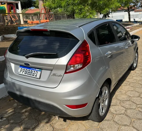 Ford Fiesta 1.6 16V Flex Mec. 5P 2015