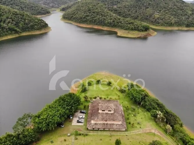 Chácara à venda na Represa de Paraibuna - Seu refúgio de Lazer junto à natureza