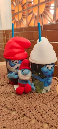 Copos Divino Fogão dos Smurfs mais pelúcia do Papai Smurf