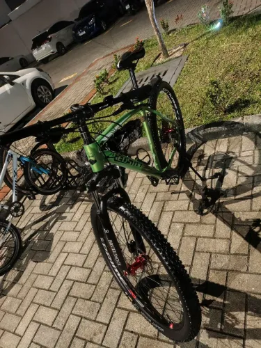 Oferta Bicicleta Restone como nova