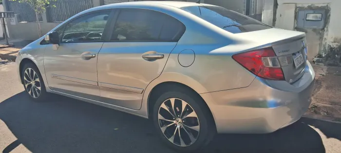 Honda Civic Sedan LXR 2.0 Flexone 16V Aut. 4P 2016