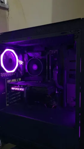 PC Gamer e monitor 240hz 