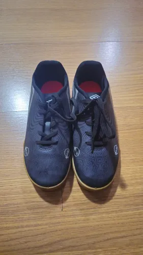Chuteira Umbro infantil