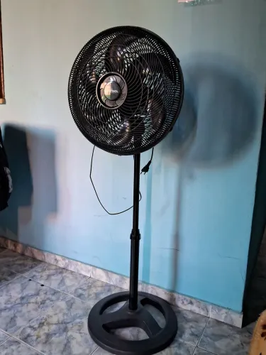 Ventilador de coluna ventisol R$160,00