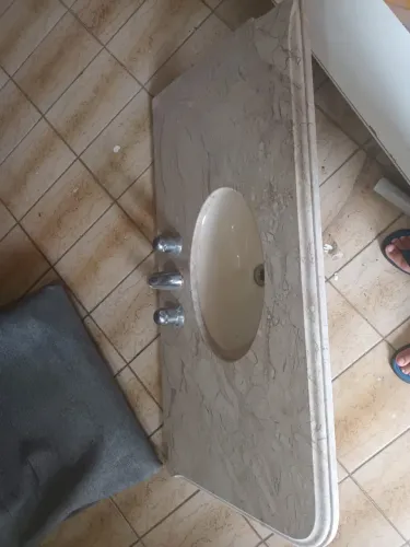 Pia para banheiro travertino com misturador