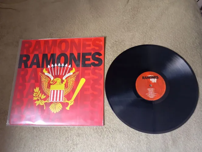 Lp Disco Vinil RAMONES BERLIN 1978 IMPORTADO  2019 NOVÍSSIMO 180 gramas 