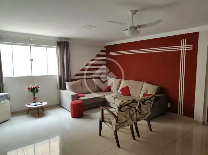 Lindo sobrado com 7 quartos, sendo 2 suítes , no bairro Poção. codigo: 268751