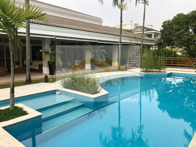 Casa com 5 suítes, academia e garagem coberta- 1000m2- Alphaville Residencial 2 - Por R$17