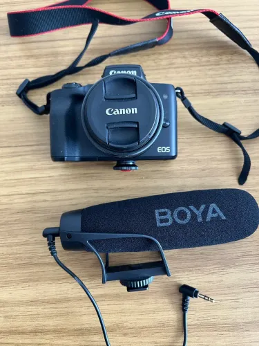 VENDO CÂMERA PROFISSIONAL COM POUCO USO