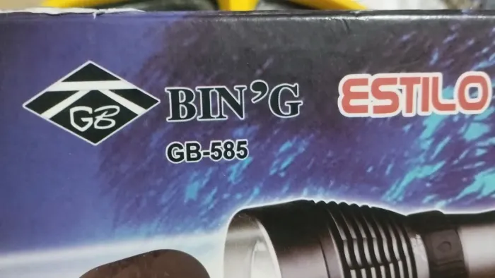 Kit lanterna de mergulho Bin'G GB 585 e Mormaii à prova d'água