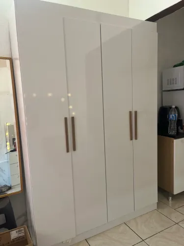 Vendo Guarda Roupa Ville semi novo