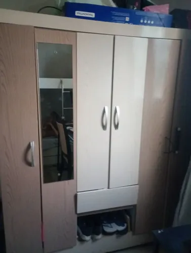 Vendo guarda roupa de solteiro