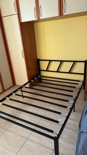Cama ferro com cabeceira