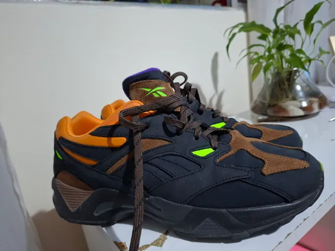 *Tênis Reebok *
