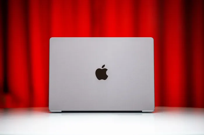 MacBook Pro M1 Pro 14,2? - 2021