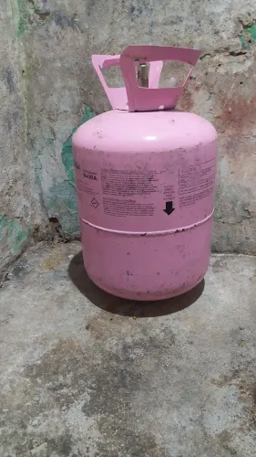 "Cilindro metálico vazio para sucata ou reutilização