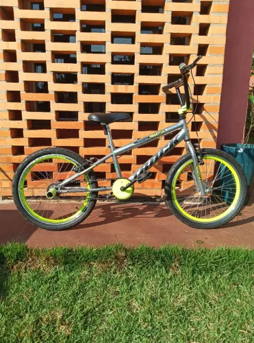 Bicicleta Aro 20 - categoría BMX