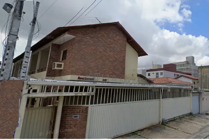Casa Duplex (térreo e 1º andar)  no bairro Bessa próximo a pra 3 quartos em Bessa - João P
