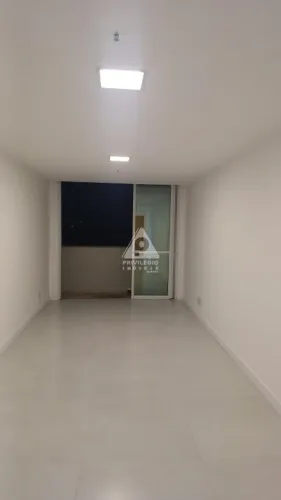 Sala Comercial Totalmente reformada com 36 m²