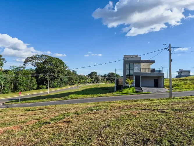 Lote à venda em condomínio fechado | Aparecida de Goiânia | Jardins Versalhes | Próx. à ma