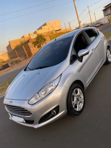 Ford Fiesta 1.5 16V Flex Mec. 5P 2015