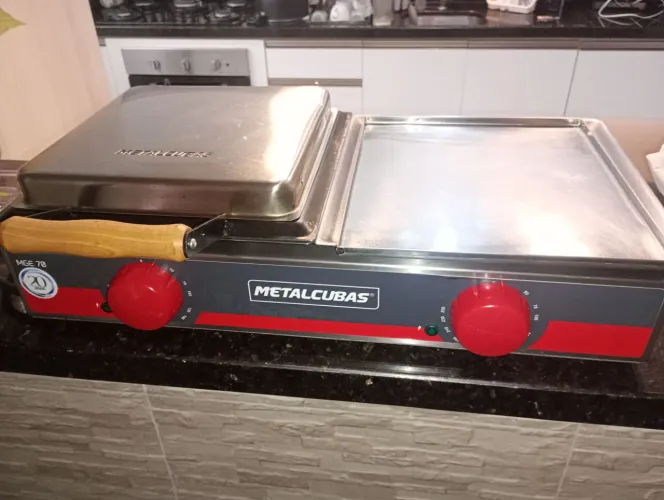 Grill Elétrico 70 cm Com Prensa MGE 70 220v Metalcubas