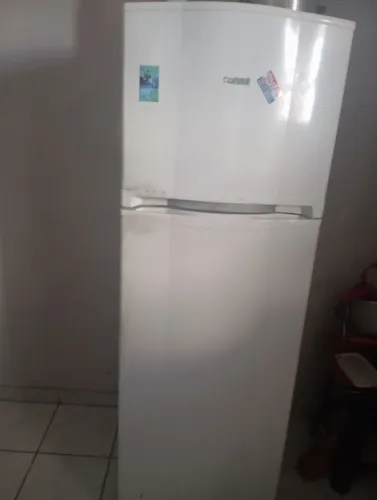 Vendo geladeira Consul bem conservada 700