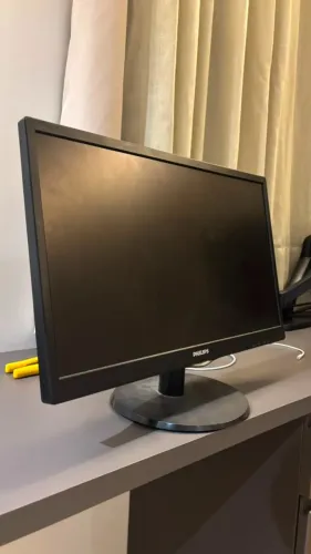 Monitor Philips 21,5" Full HD HDMI/VGA - 223V5LHSB2/57