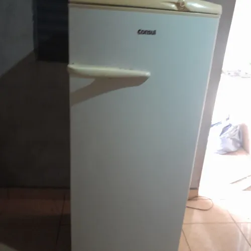 Geladeira  consul apenas 400 reais tudo funconando