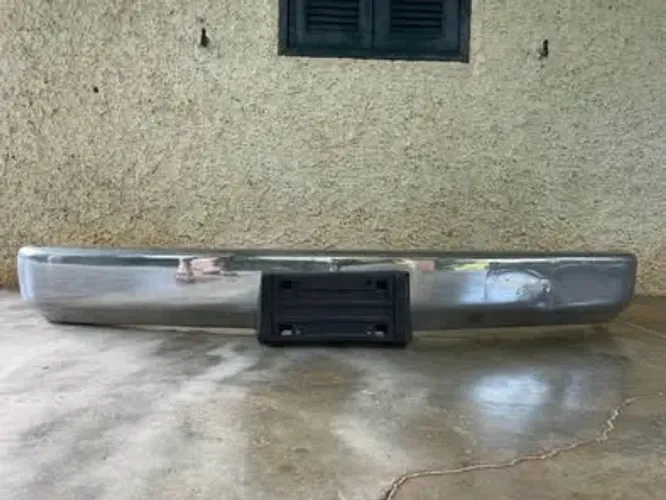 Para-choque dianteiro cromado original Chevrolet C2500 / Silverado 97 a 2001 usado